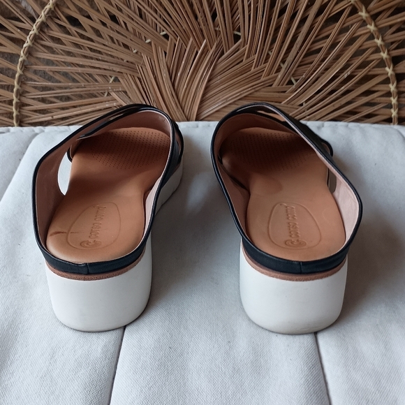 Corso Como Black Leather Cross Strap Women's Sandals_8 - Picture 3 of 7